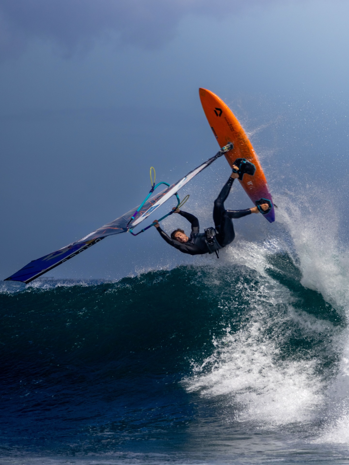 Pozo Izquierdo windsurfing wave jump 45 węzłów Karozacho